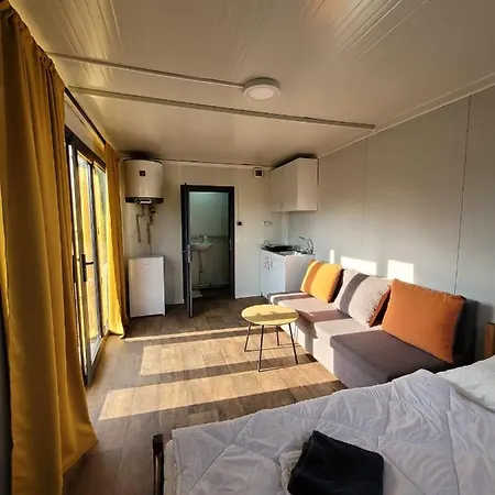 مكان تخييم Kemp Decin *