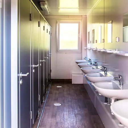 Kemp Decin مكان تخييم *