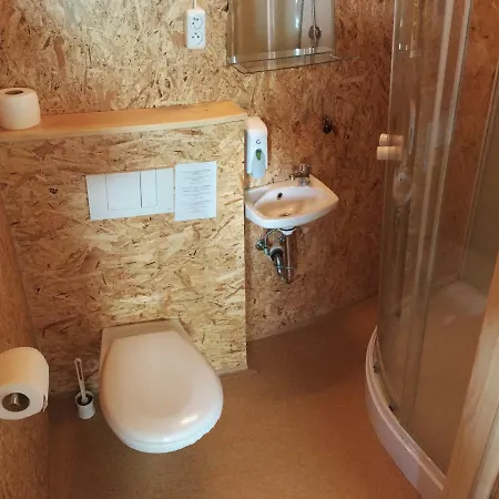 مكان تخييم Kemp Decin *